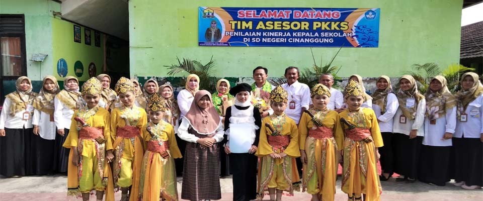 Foto Bersama dengan TIM Penilai Kinerja Kepala Sekolah