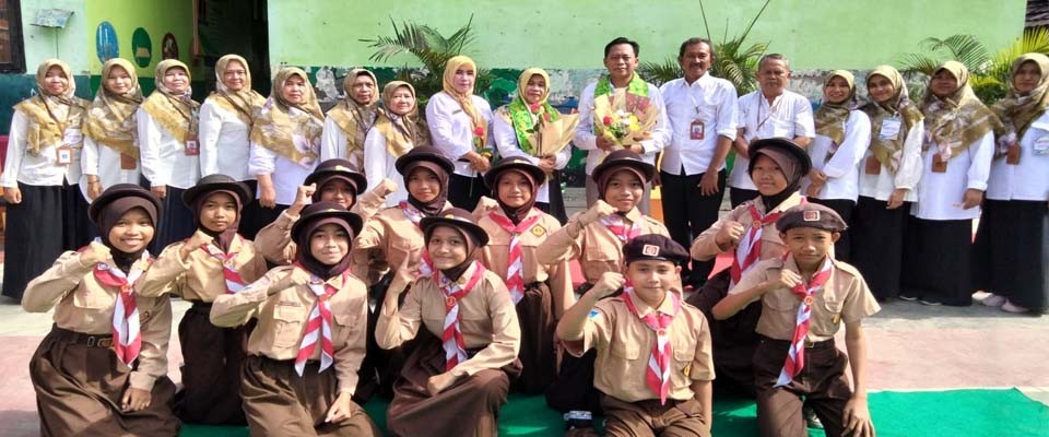 Foto bersama dengan Bapak pengawas 