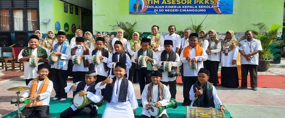 Foto bersama dengan Bapak pengawas 